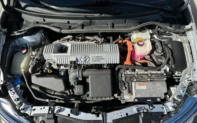 TOYOTA Auris Hybrid 135 Comfort