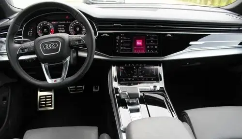 AUDI SQ8 