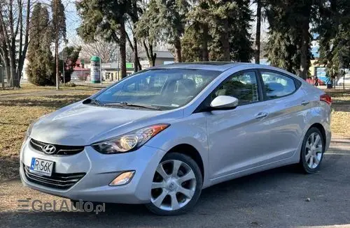 HYUNDAI Elantra 