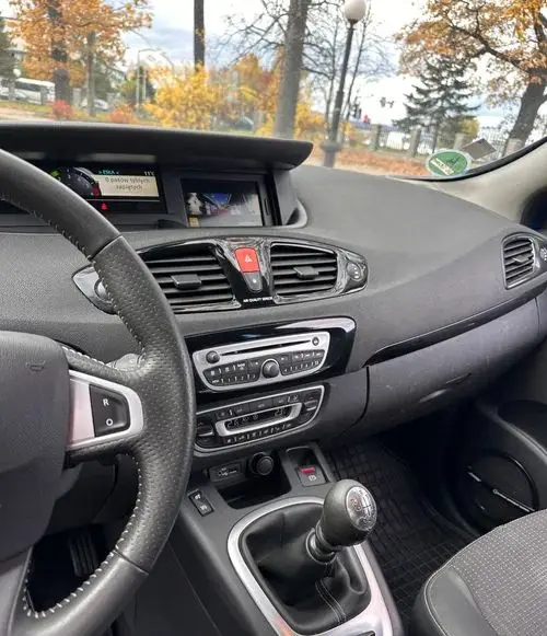 RENAULT Grand Scenic 