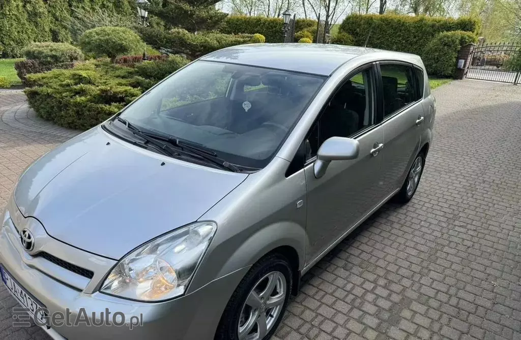 TOYOTA Corolla Verso 