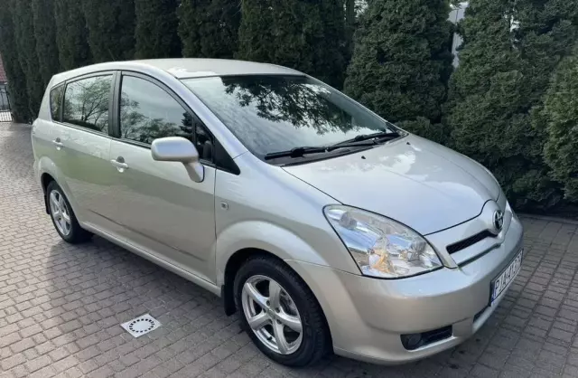 TOYOTA Corolla Verso 
