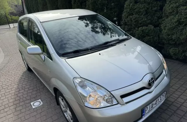 TOYOTA Corolla Verso 