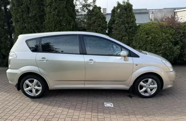 TOYOTA Corolla Verso 