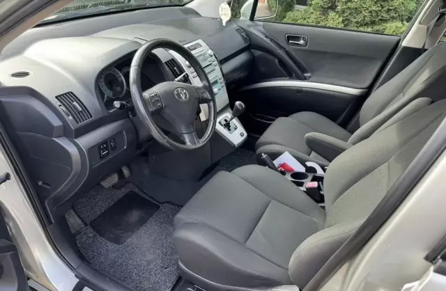 TOYOTA Corolla Verso 