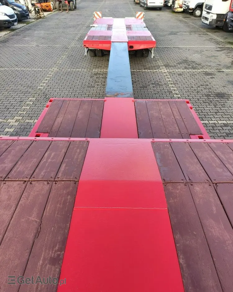 MAX TRAILER 3-Osie Oś skrętna Oś Podnoszona Nooteboom 