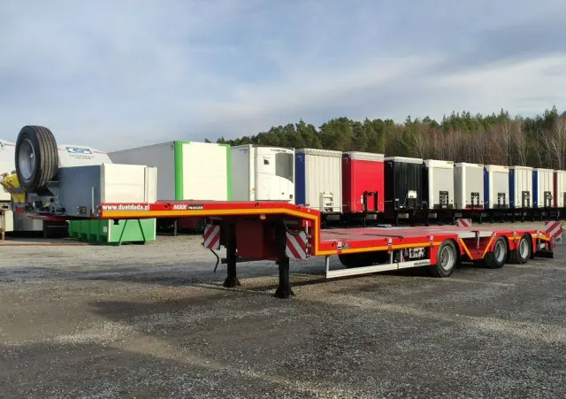 MAX TRAILER 3-Osie Oś skrętna Oś Podnoszona Nooteboom 