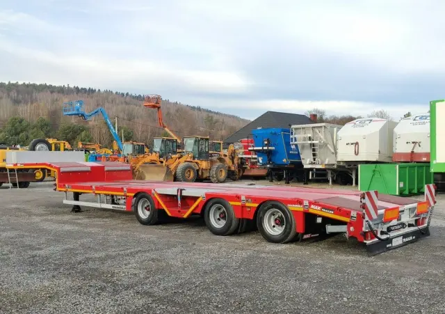 MAX TRAILER 3-Osie Oś skrętna Oś Podnoszona Nooteboom 