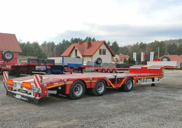 MAX TRAILER 3-Osie Oś skrętna Oś Podnoszona Nooteboom 