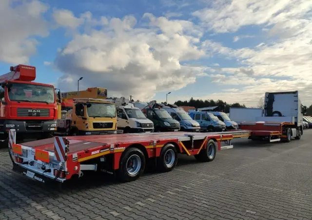 MAX TRAILER 3-Osie Oś skrętna Oś Podnoszona Nooteboom 