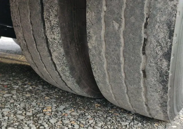 MAX TRAILER 3-Osie Oś skrętna Oś Podnoszona Nooteboom 