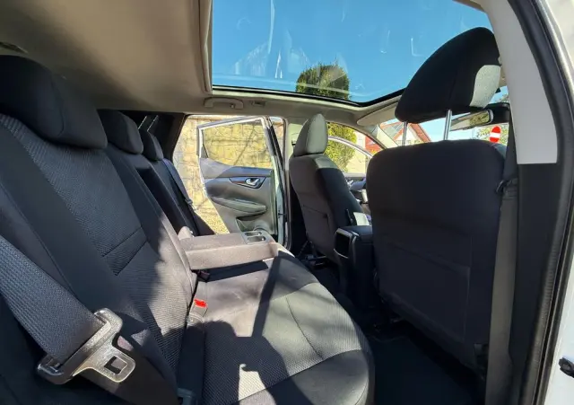 NISSAN Qashqai 1.6 DCi 4x4 Tekna