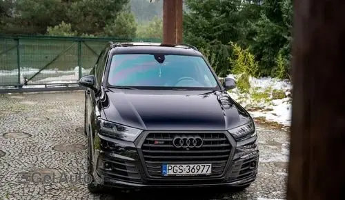AUDI Q7 