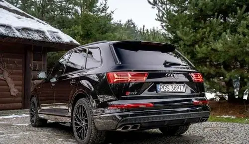 AUDI Q7 