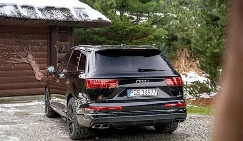 AUDI Q7 
