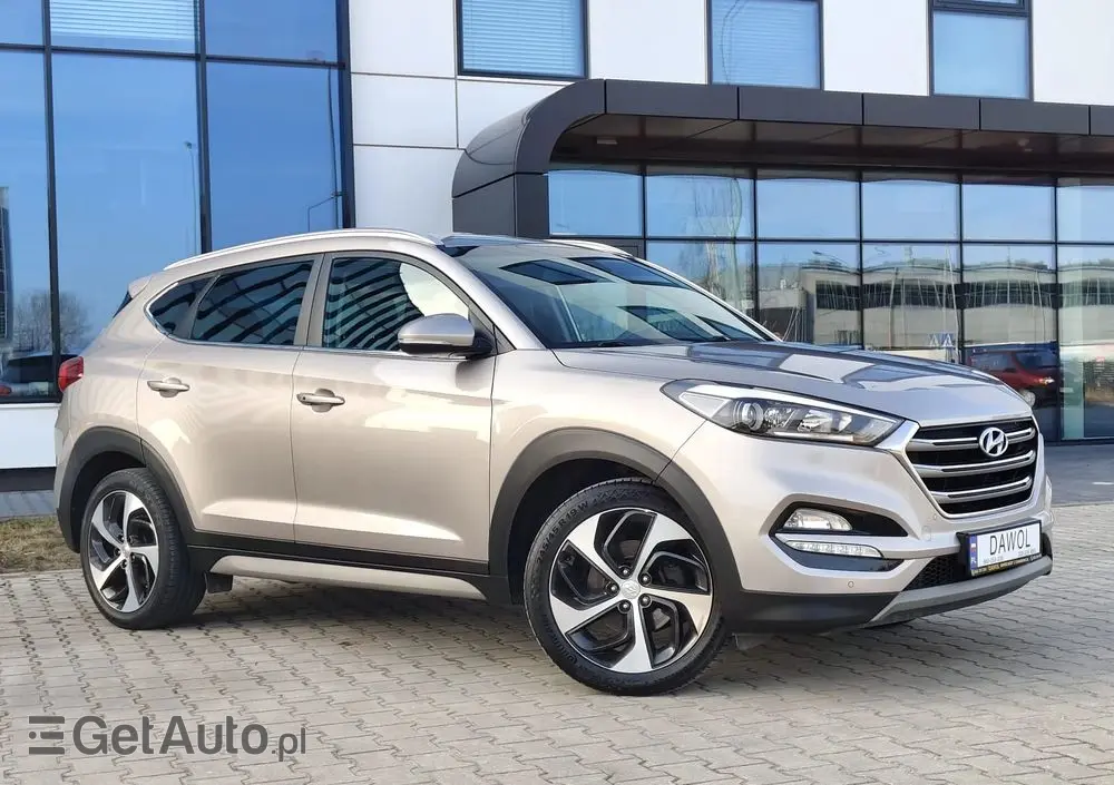 HYUNDAI Tucson 
