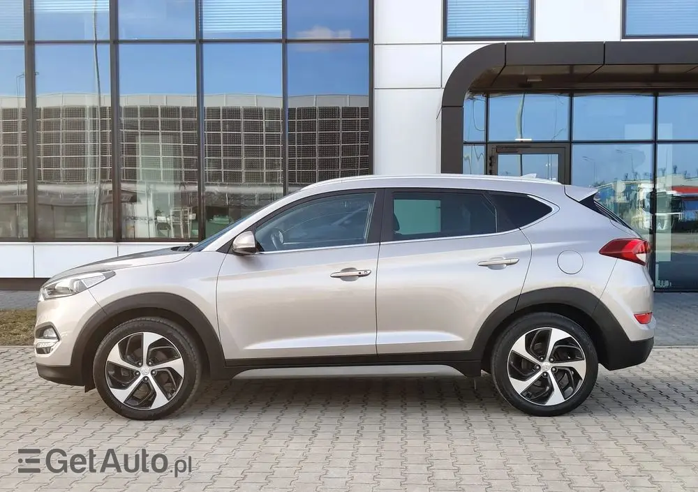 HYUNDAI Tucson 