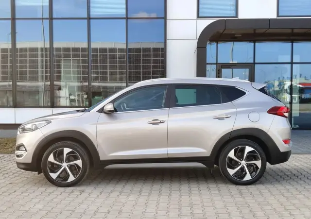 HYUNDAI Tucson 