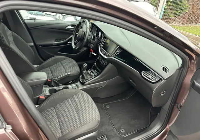 OPEL Astra 1.4 Turbo Edition