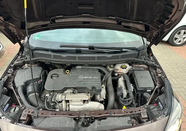 OPEL Astra 1.4 Turbo Edition