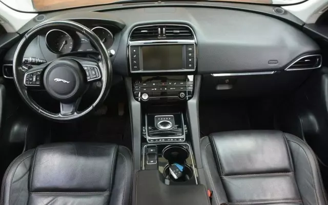 JAGUAR F-Pace 2.0 i4D AWD Prestige