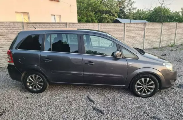 OPEL Zafira 
