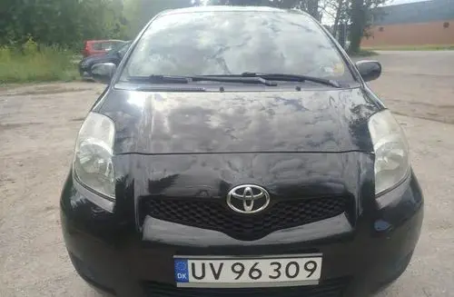 TOYOTA Yaris 