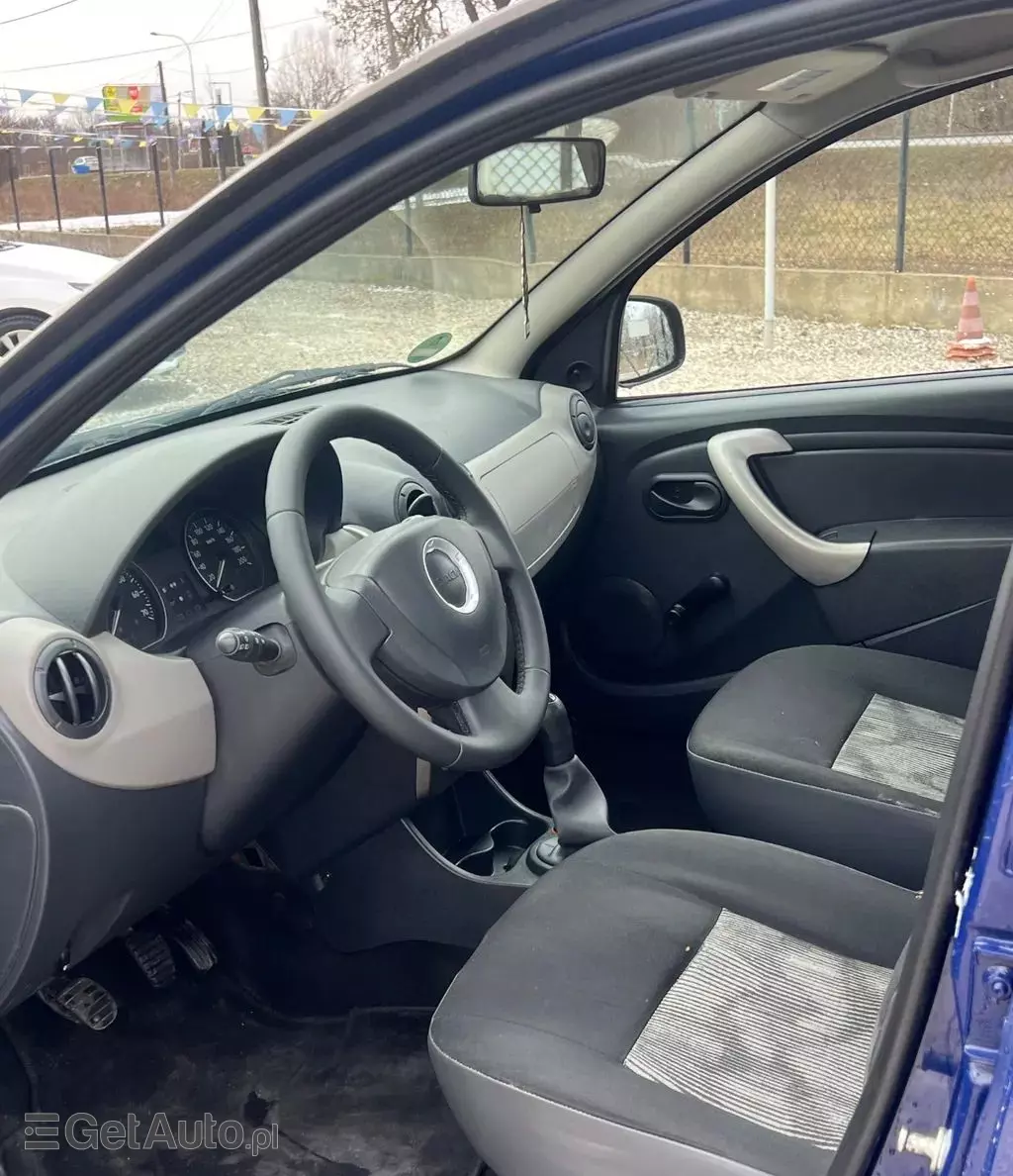 DACIA Sandero 