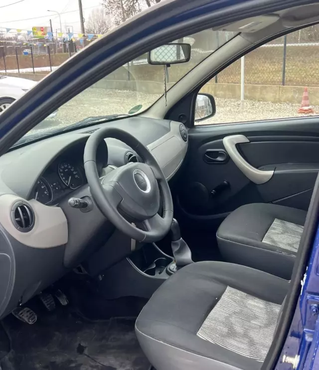 DACIA Sandero 