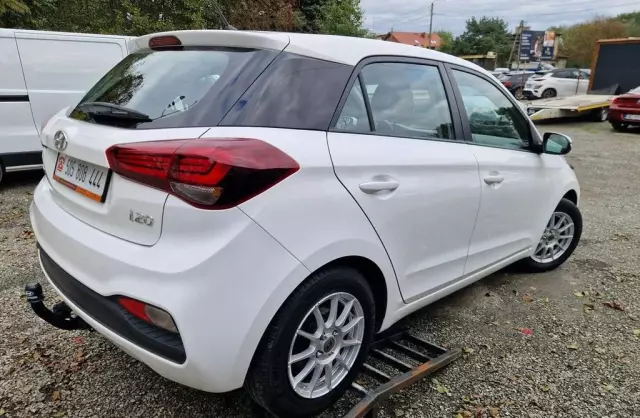 HYUNDAI I20 
