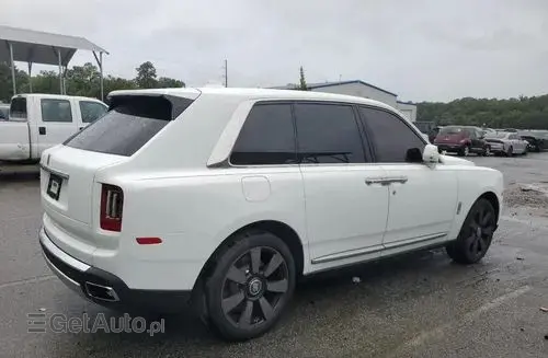 ROLLS-ROYCE Cullinan 