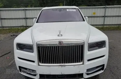 ROLLS-ROYCE Cullinan 