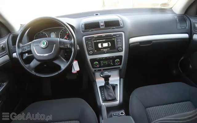 SKODA Octavia 1.8 TSI Ambiente DSG