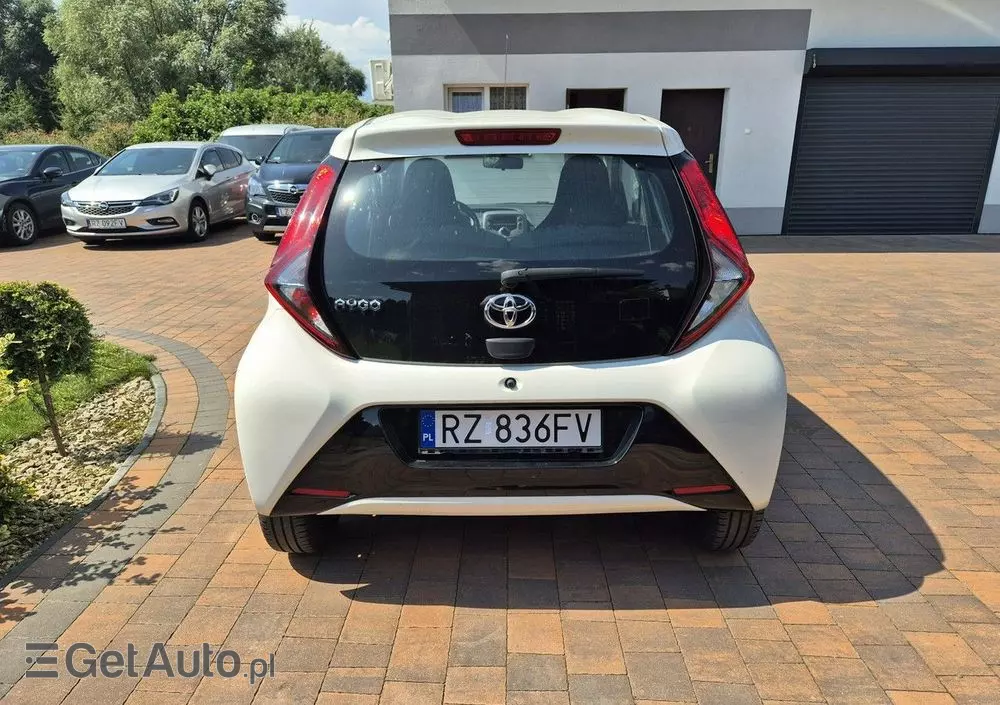TOYOTA Aygo X-play