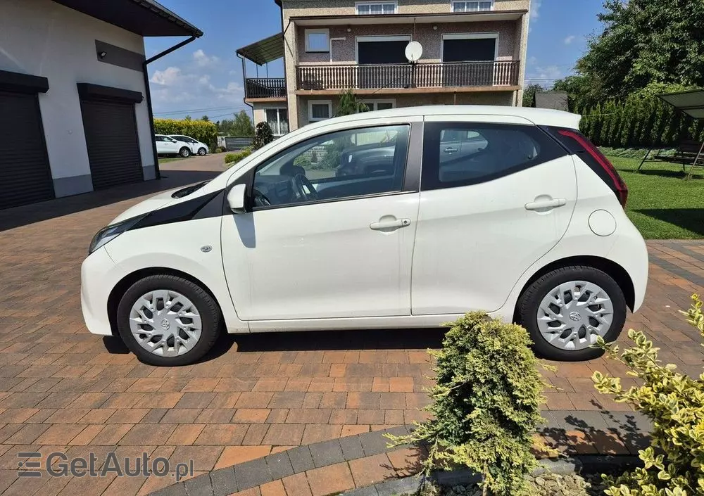 TOYOTA Aygo X-play