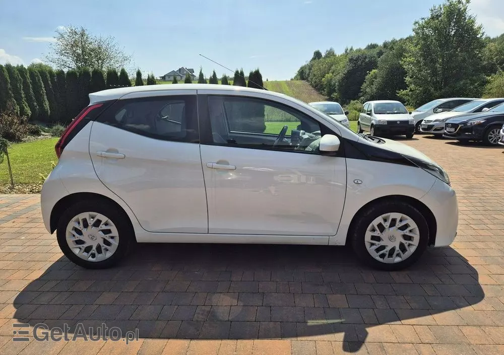 TOYOTA Aygo X-play