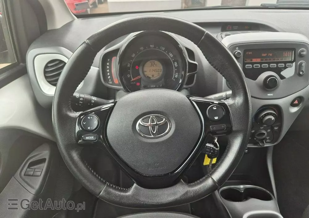 TOYOTA Aygo X-play