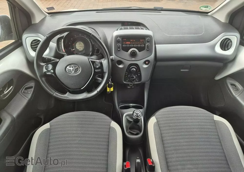 TOYOTA Aygo X-play