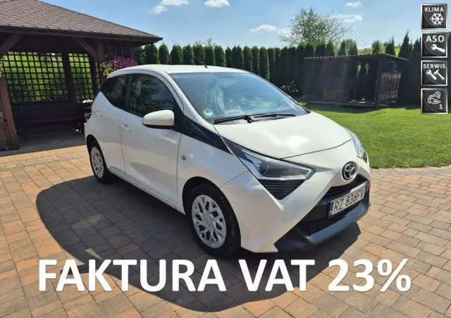 TOYOTA Aygo X-play