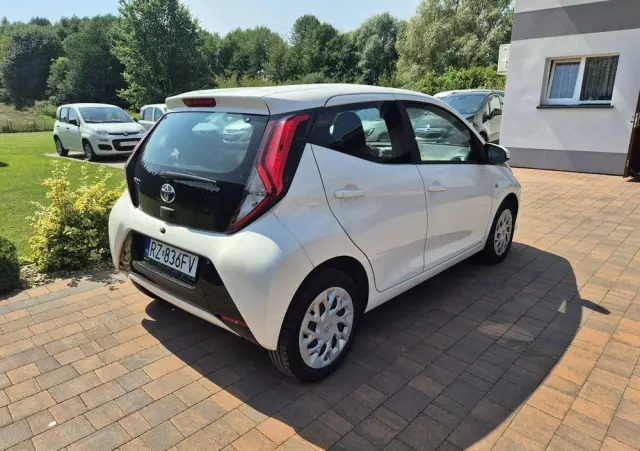 TOYOTA Aygo X-play