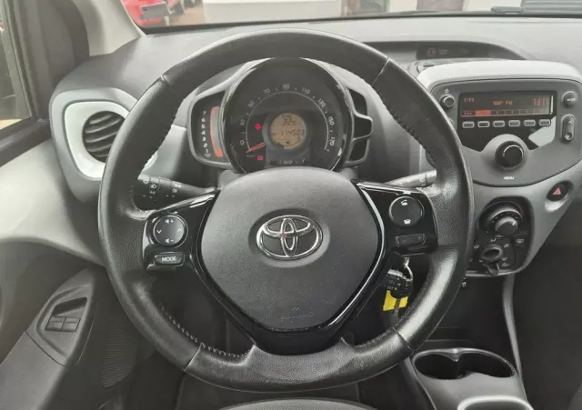 TOYOTA Aygo X-play