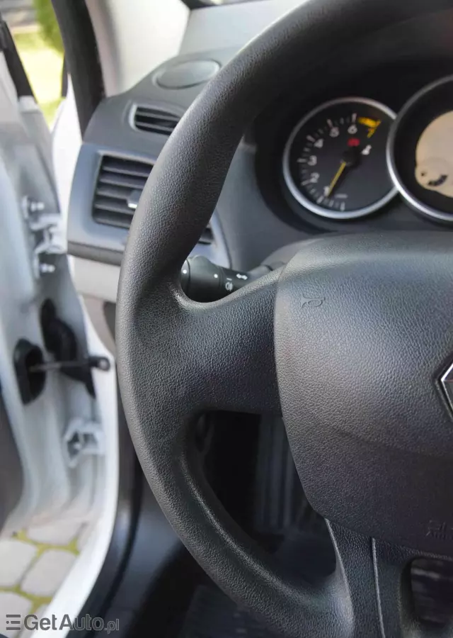 RENAULT Megane 1.6 16V 100 Authentique