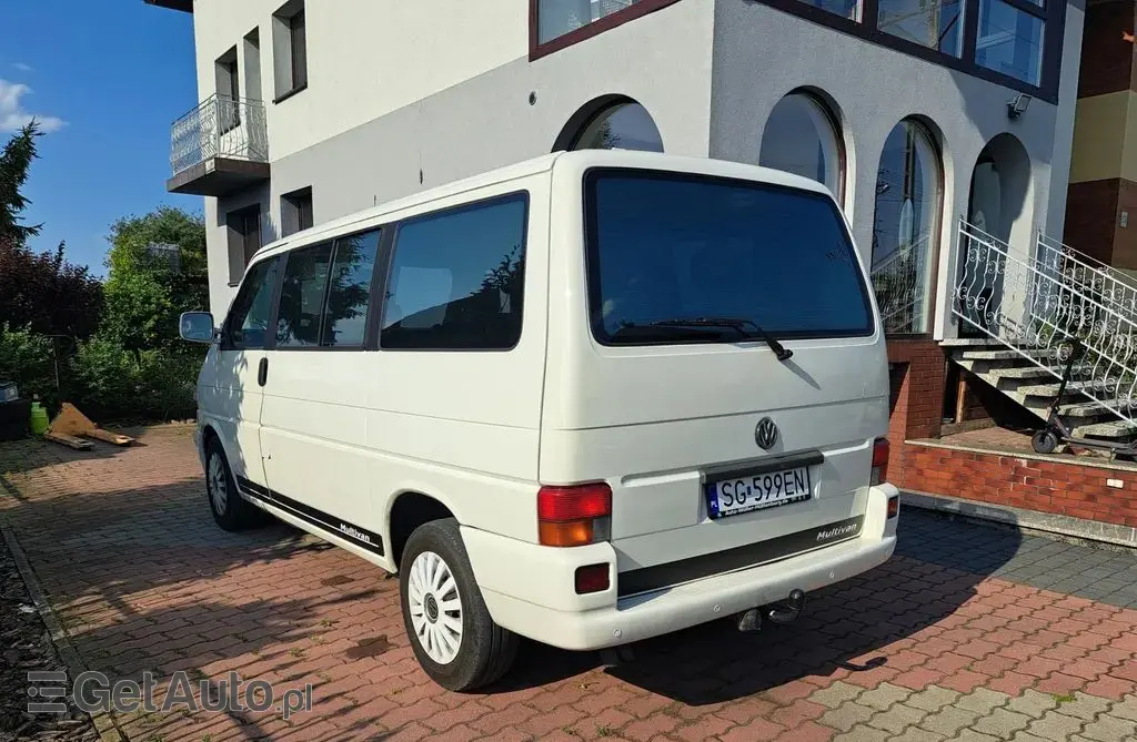 VOLKSWAGEN Multivan 