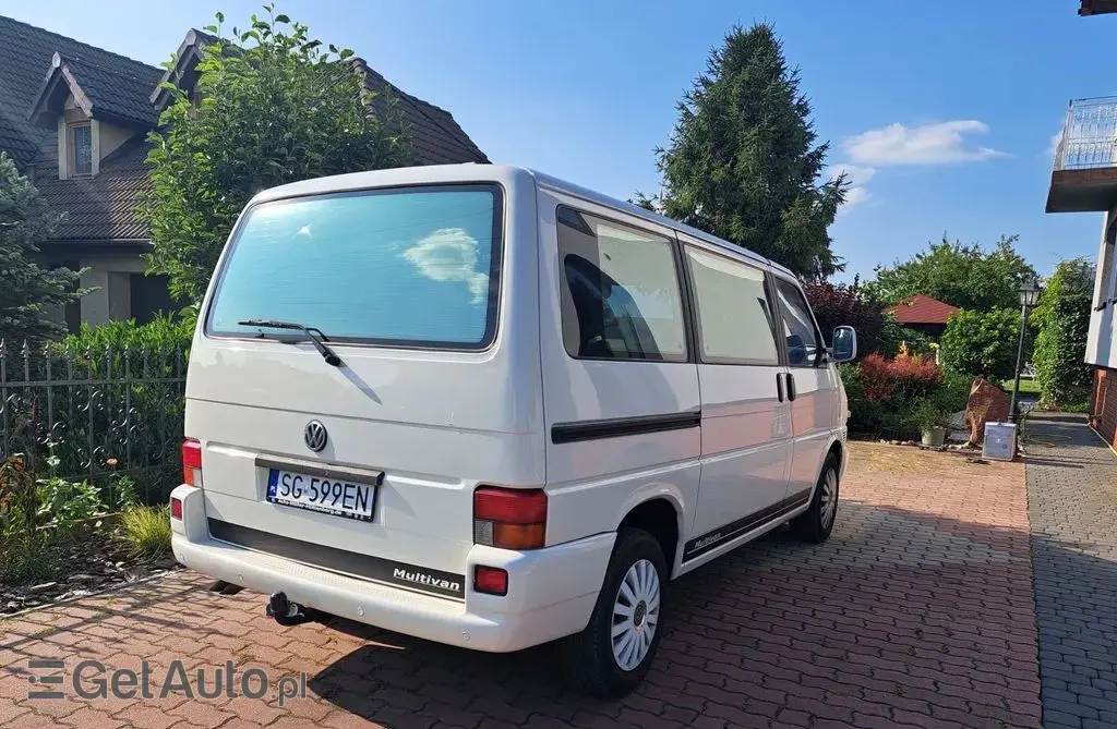 VOLKSWAGEN Multivan 