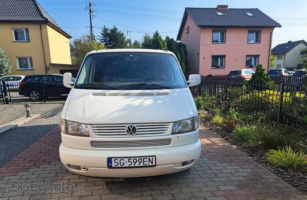 VOLKSWAGEN Multivan 