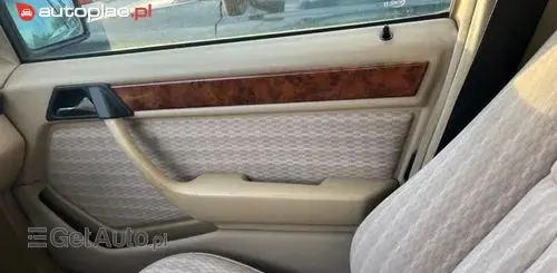 MERCEDES-BENZ W124 