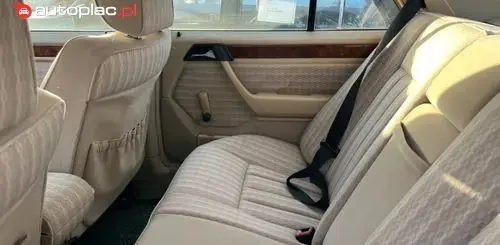 MERCEDES-BENZ W124 