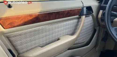 MERCEDES-BENZ W124 