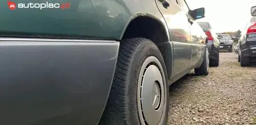 MERCEDES-BENZ W124 