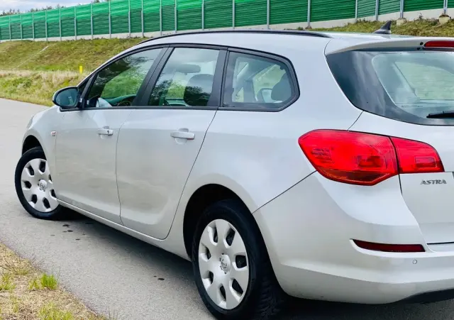 OPEL Astra 1.7 CDTI Edition